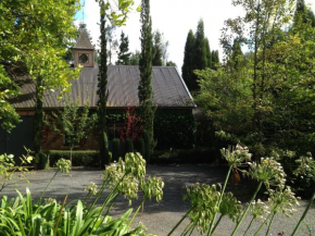  Southdown Stable  Боурал